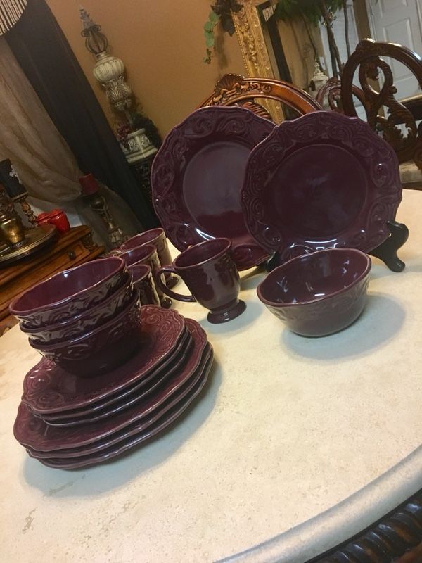 Chris Madden “Corvella” 4 people Set. Plumb Color for Sale in Keller ... Chris Madden “Corvella” 4 people Set. Plumb Color for Sale in Keller ...