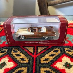 CARRITO ANTIGUO DE METAL PONTIAC CONVERTIBLE ESCALA 1.43