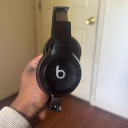 Beats solo 4
