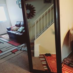 I Sell My Beautiful Mirror 