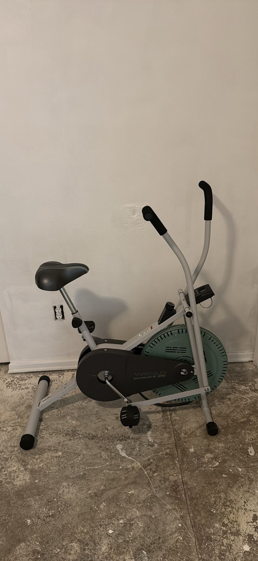 Weslo Pursuit E25 Stationary Bike 