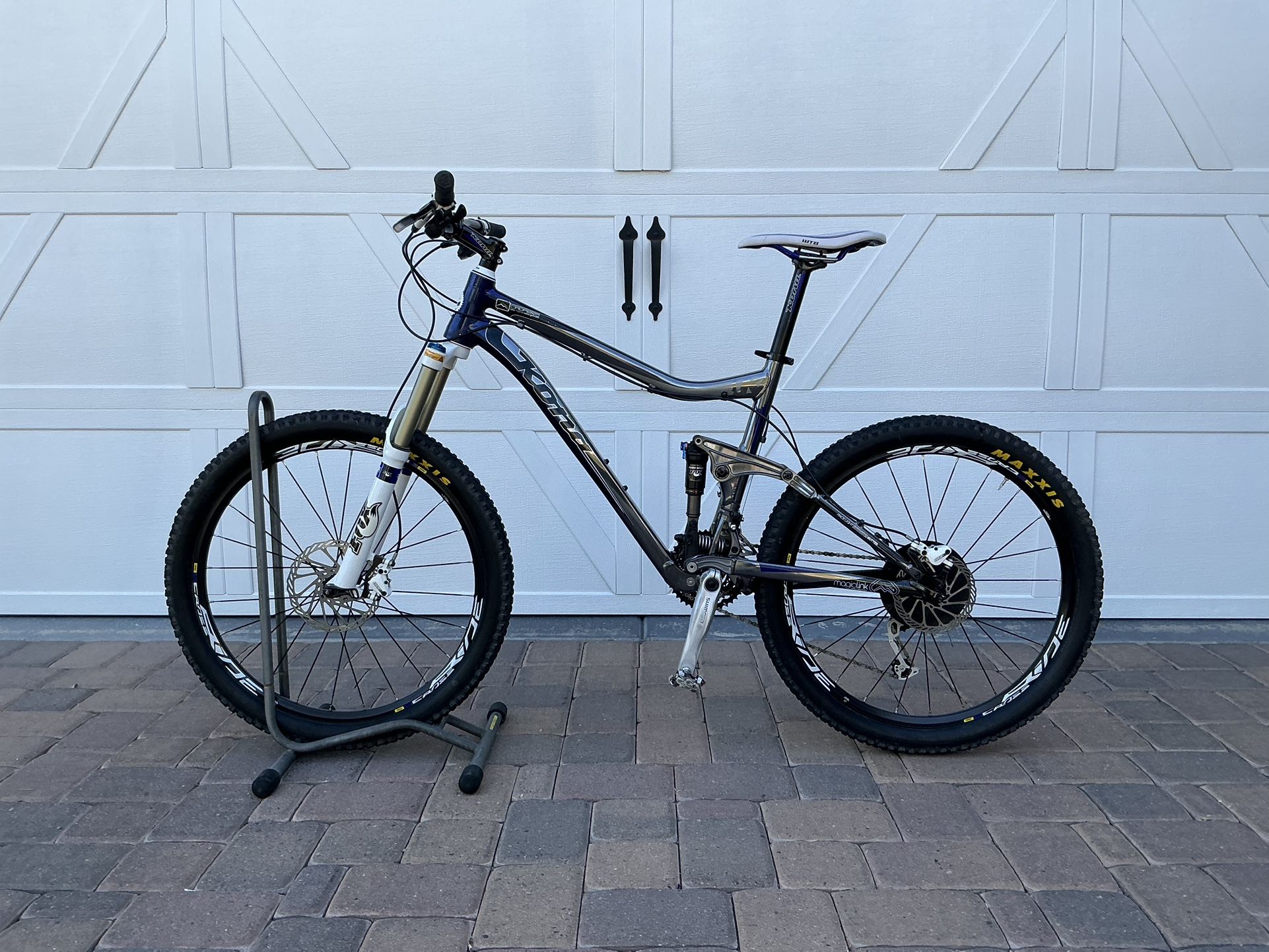 Kona Cadabra Full Suspension Mountain Bike