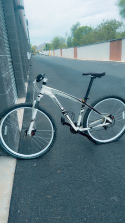 Specialized Hardrock MTB Bike Large 19" Hardtail Shimano