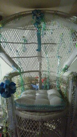 Baby shower chair