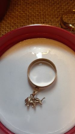 Cute gold Elephant Dangle 💍