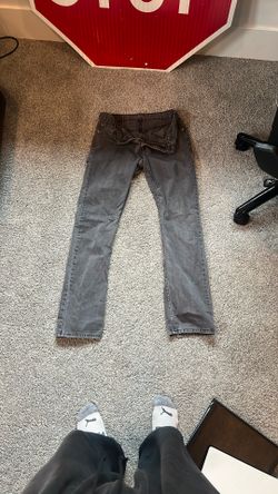 Grey Levi’s Jeans
