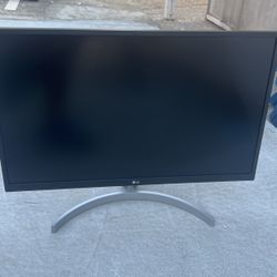 LG Monitor - 28”