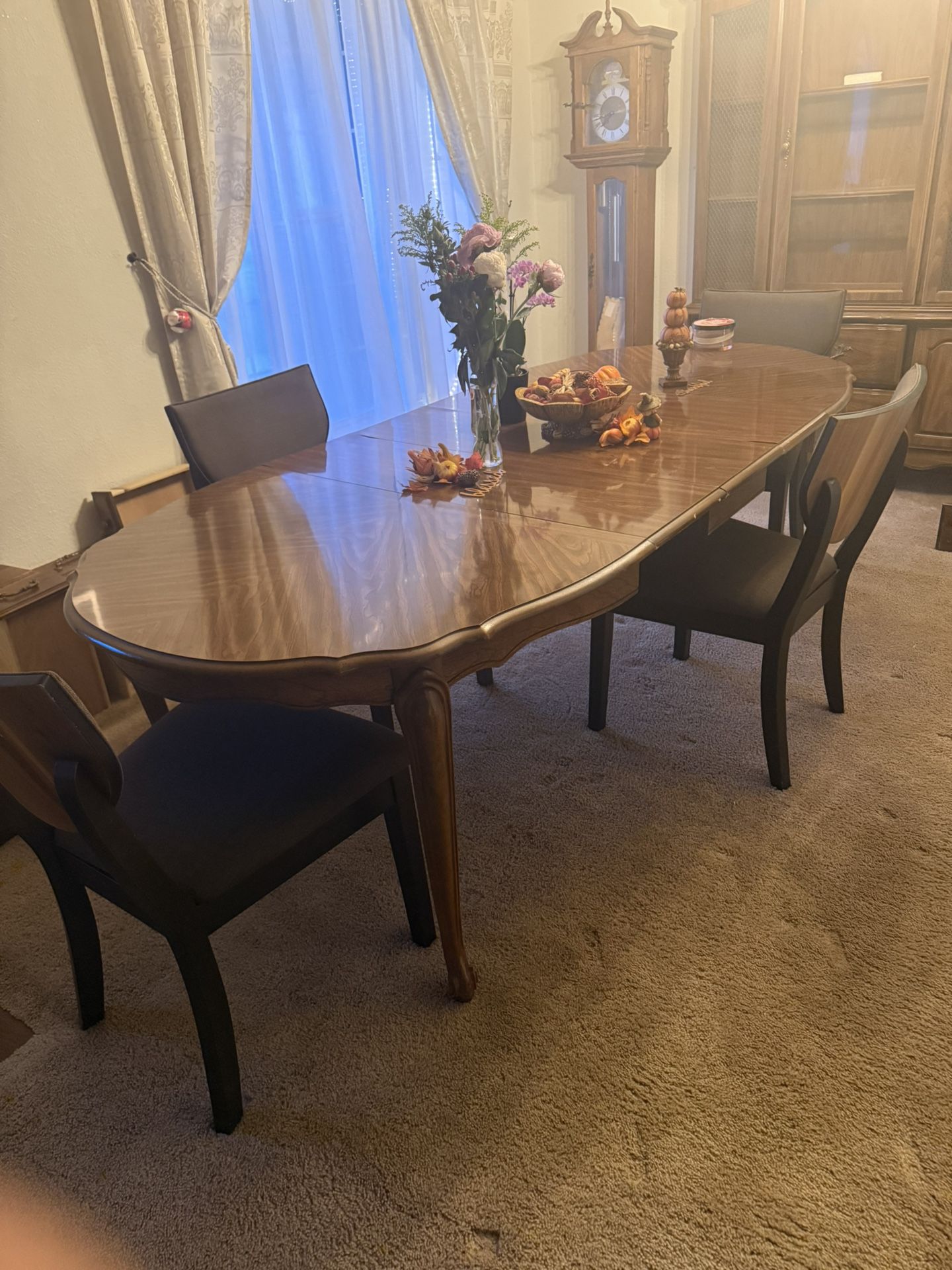 Dinning Table
