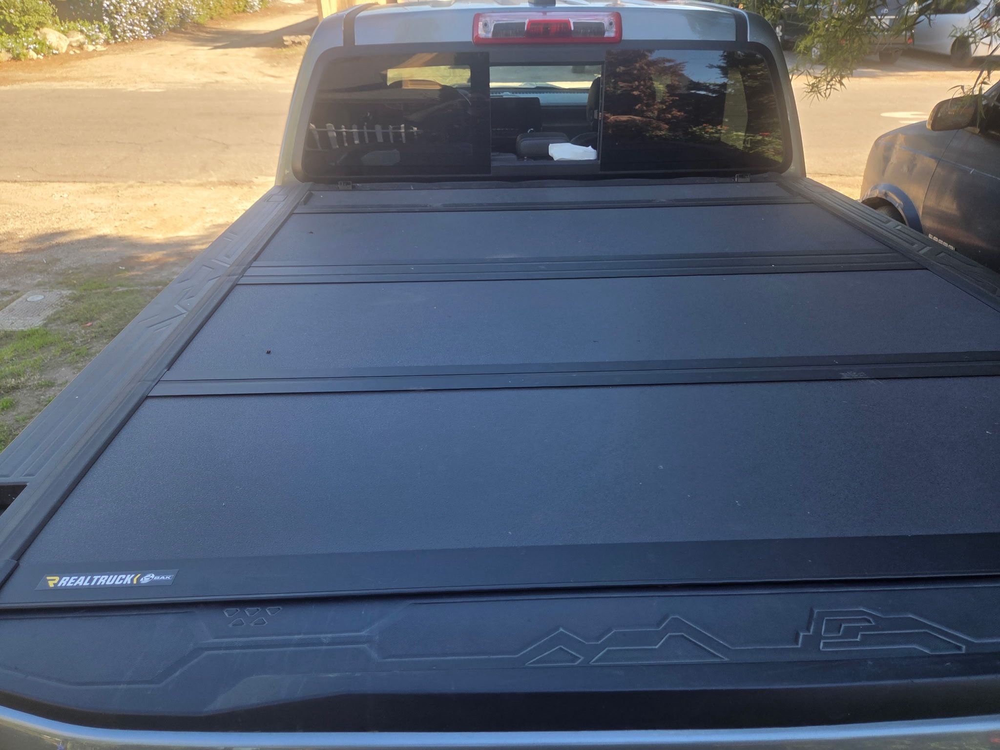 REALTRUCK BAKFLIP HARD BED COVER