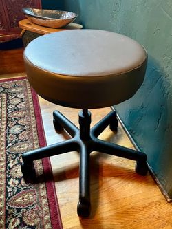 Adjustable Rolling Stool with Casters