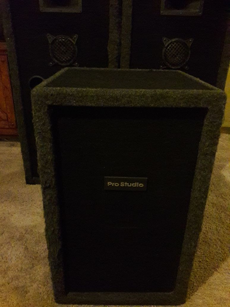 PRO STUDIO SPEAKERS SET BY WELTON for Sale in Winter