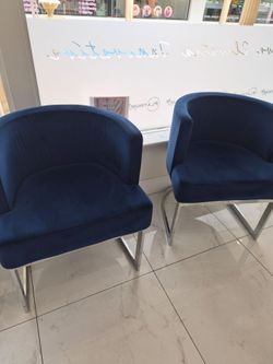 Luxury Navy Velvet Salon Waiting Chair – Chrome Legs