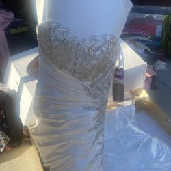 Wedding dress