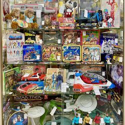 Vintage Collectible Toys and Pop Culture Items