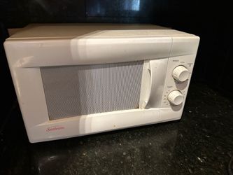 Sunbeam Countertop Microwave – $5 OBO