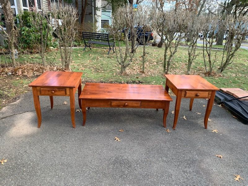 Coffee table and end table set