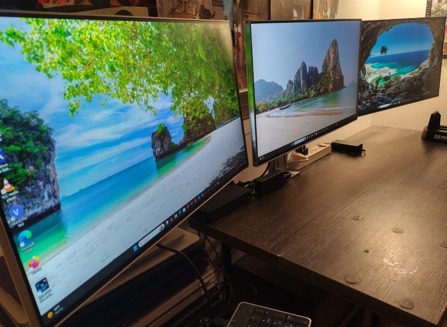 3 - LG - 24" Inch Widescreen Set-up - With Stand And Controller For Notebooks, Mac And PC. Compatible - $450
