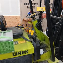 Electric Forklift 