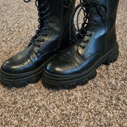 Women's DREAMPARIS black Boots Size 7.5