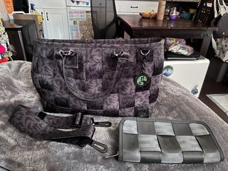 Harvey’s seatbelt bag Nightmare Before Christmas