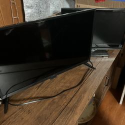 2 TVs 