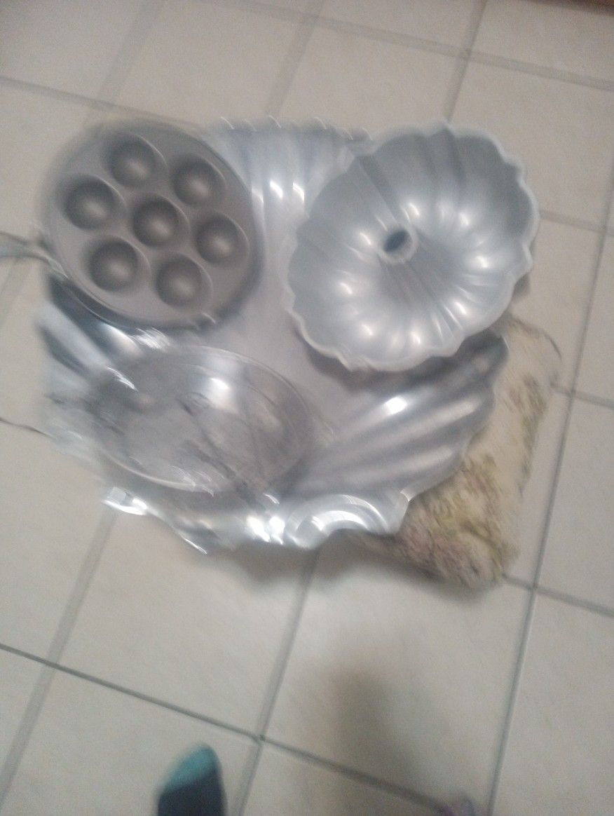 Bakeware & Server Tray