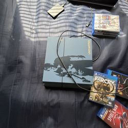 PS4 Limited Addition ! Extra Storage 