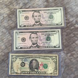 Billetes De 5 Con Estrella ⭐️ Y Uno De 5 Viejo 