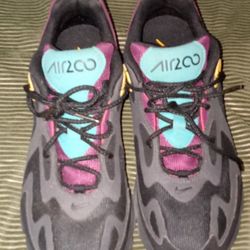 Super Like Bew Pair Of Size 8.5 Original Nike Airmax Sneakers