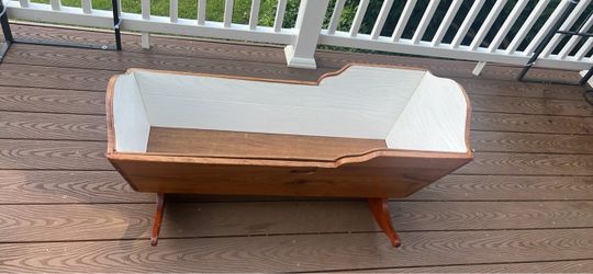 real wood, rocking baby crib 40”Lx15”wx15”h real wood, rocking baby crib