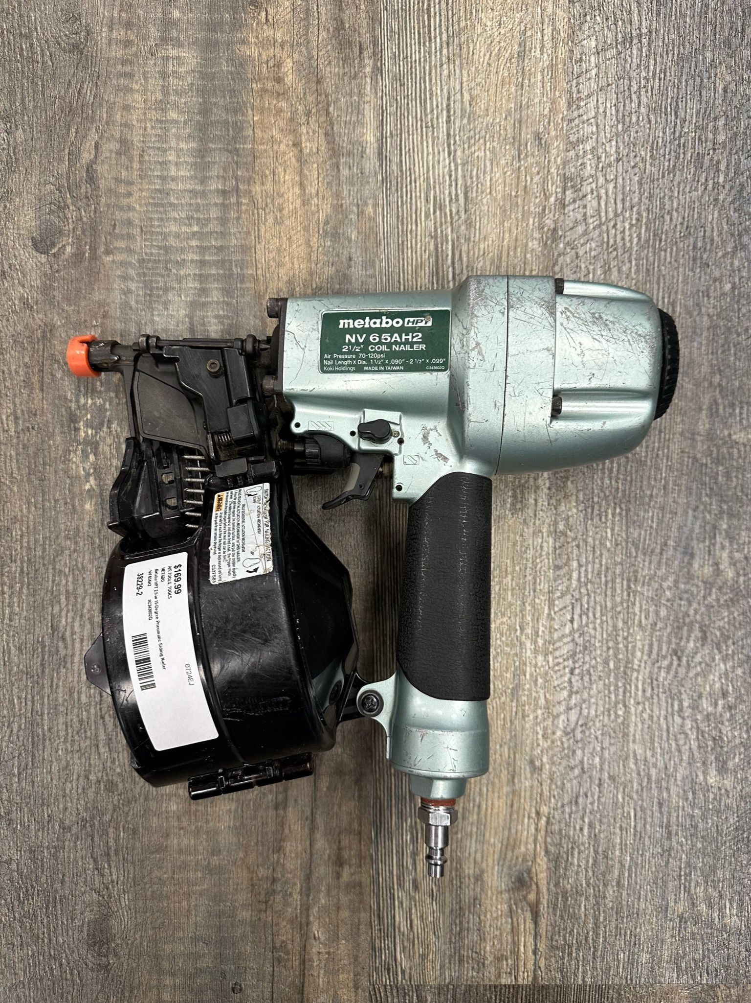 Metabo HPT 2.5-in 15-Degree Pneumatic Siding Nailer