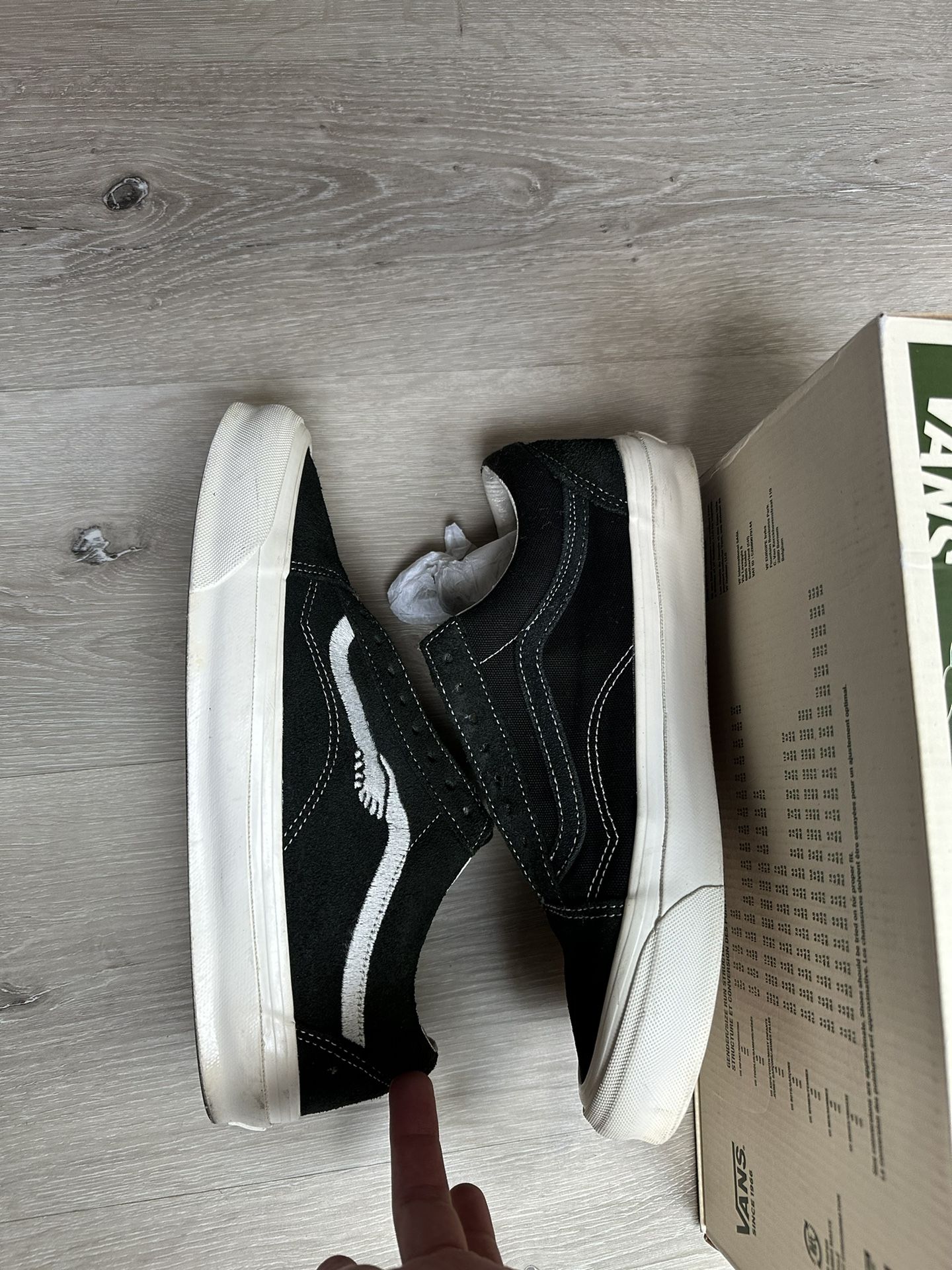 Vans Vault Notre Size 9.5 Used