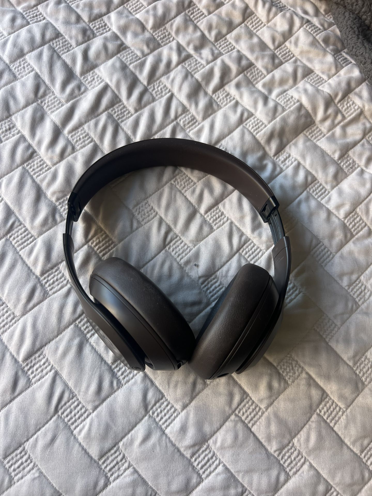Beats Studio Pro (Brown)