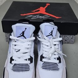 Air Jordan retro for men's size 8.5