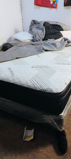 QUEEN MATTRESS NEW W BOX AND BLK METAL  FRAME