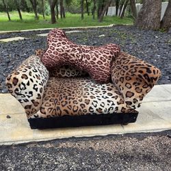 LUXURY DOG SOFA With (1pc Bone Pillow)