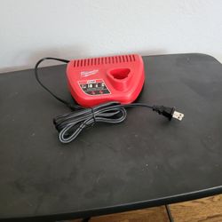 M12 Battery Charger