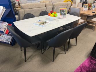 Fantastic dining set! Easy financing! ☀️🎉❤️