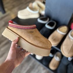 Ugg  Extra 25% Off On All Uggs Product