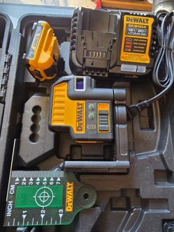 DeWalt Green Beam Laser Level Kit