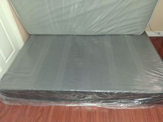 Full size bed with box spring