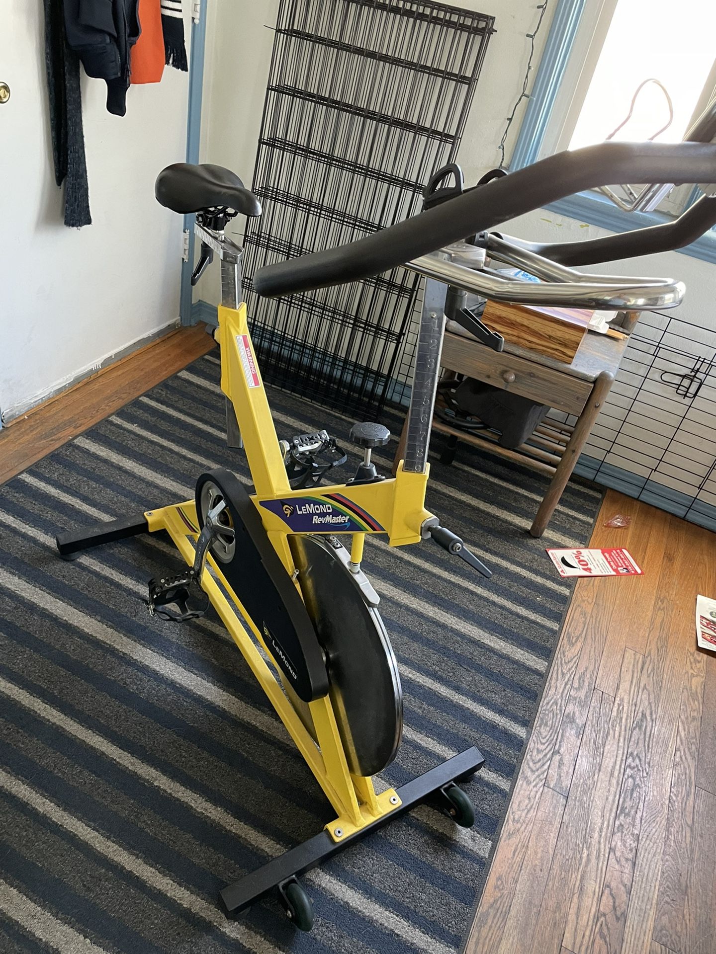 Le Mond Rev Master Stationary Bike