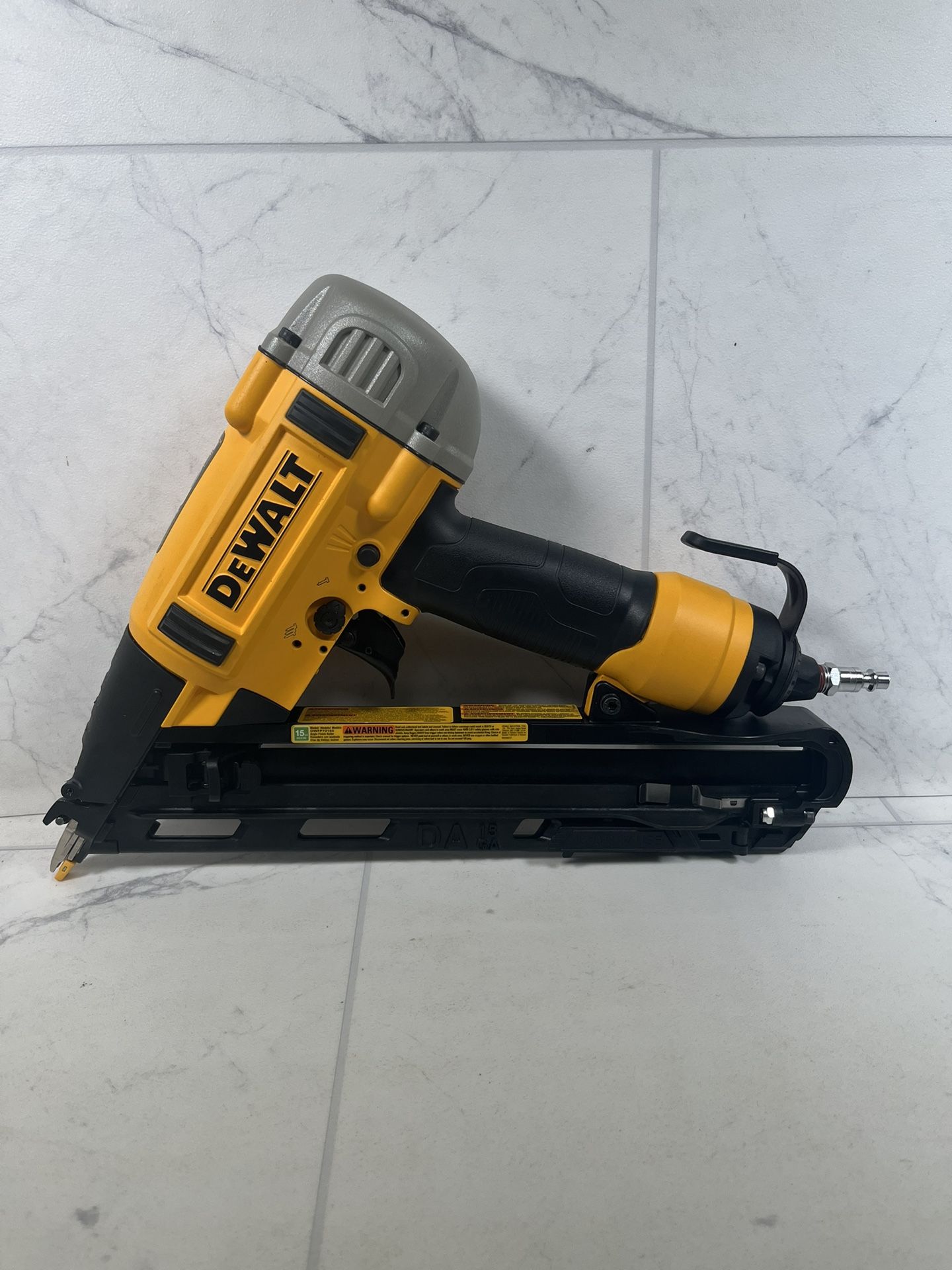 Dewalt 15 Gauge Finish Nailer Dwfp72155 (57256-2)