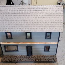Vintage Doll House 