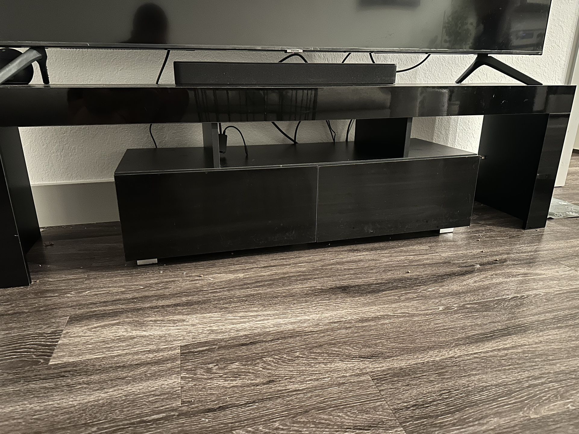 Tv Stand 75”