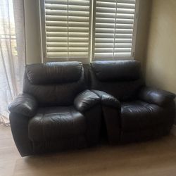 2 Recliners