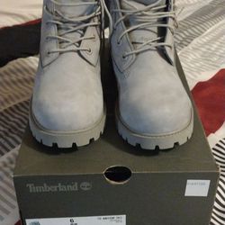 Timberland Boots (6 Youth Size)