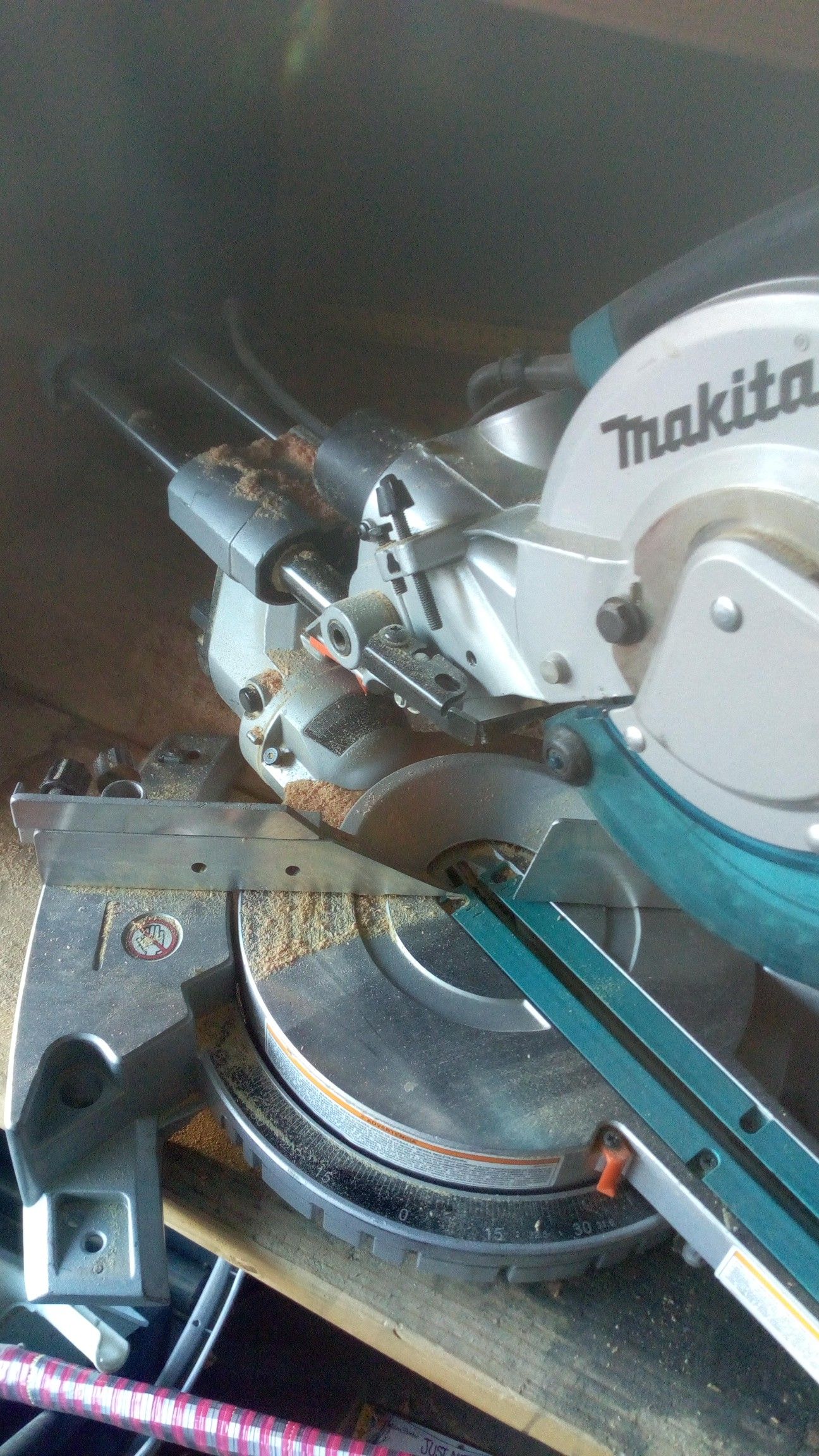 Makita LS0815F 8.5 inch sliding compound miter saw 8.5" blade