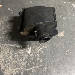 Intake Box And Filter For 05-09 Ford Mustang V6