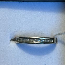 10K White Gold Genuine Diamond Band Ring Size 5